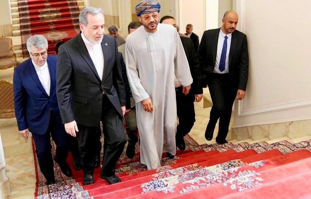 بيـان مشترك بين سلطنة عُمان والجمهورية الإسلامية الإيرانية، حول المشاورات بين وزيري خارجية البلدين