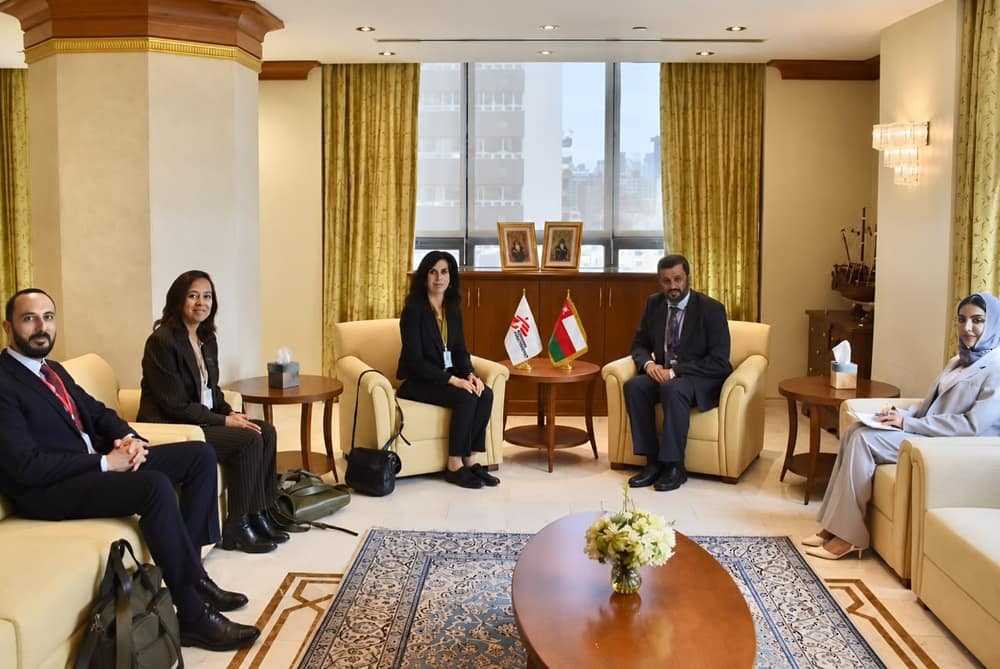 سلطنة عُمان ومنظمة أطباء بلا حدود تبحثان تعزيز التنسيق والتعاون