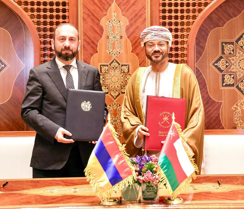 معالي السيد وزير الخارجية يعقد جلسة محادثات رسمية مع نظيره الأرميني