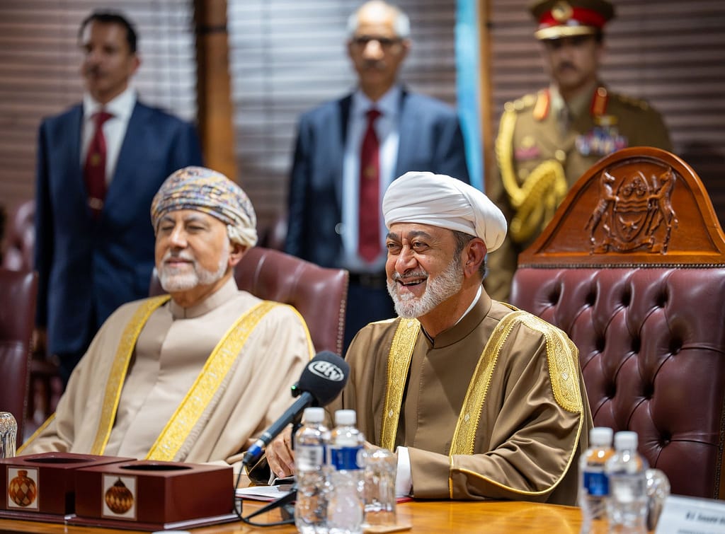 جلالةُ السُّلطان المُعظّم والرئيسُ البوتسواني يعقدان لقاءً ثُنائيًّا وجلسةَ مُباحثاتٍ