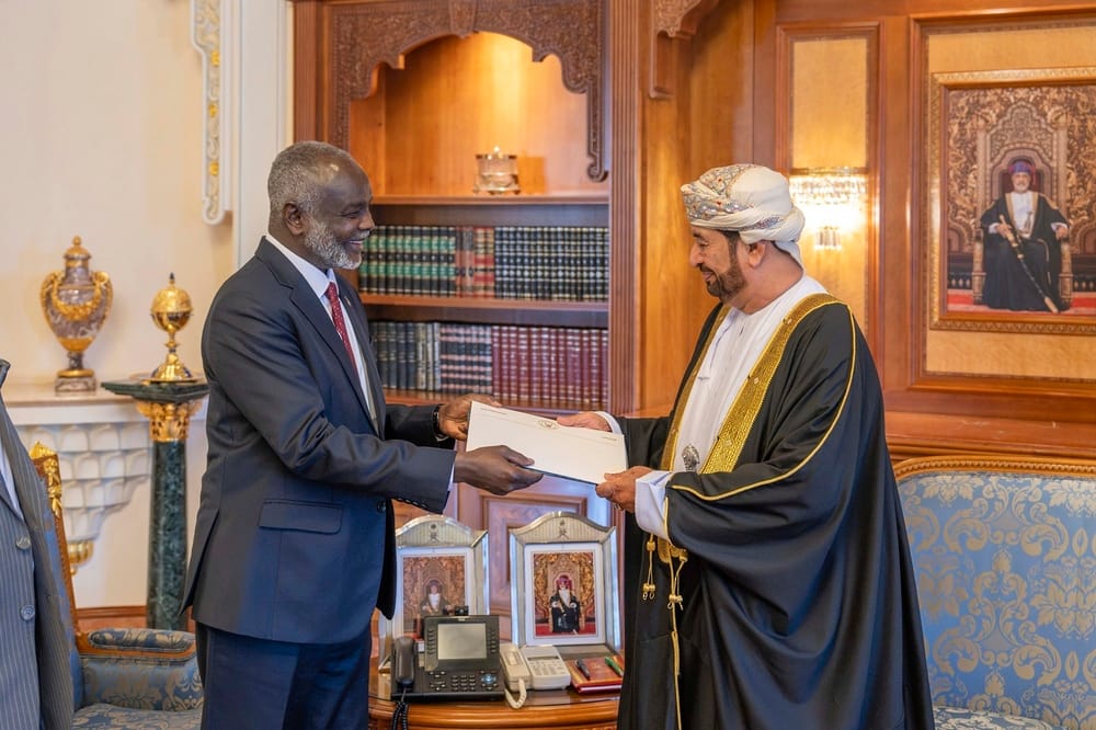 جلالةُ السُّلطان يتلقّى رسالةً خطيّةً من رئيس مجلس السّيادة الانتقالي بجُمهورية السّودان