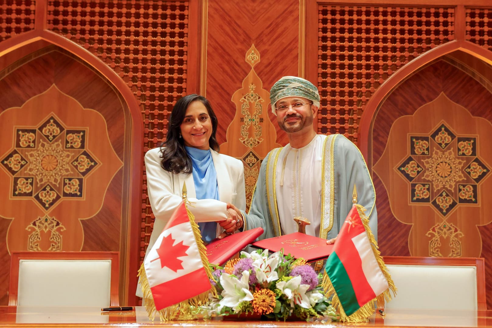 وزير الخارجية ونظيرته الكندية يبحثان تعزيز الشراكة الثنائية ويوقعان مذكرة للمشاورات السياسية