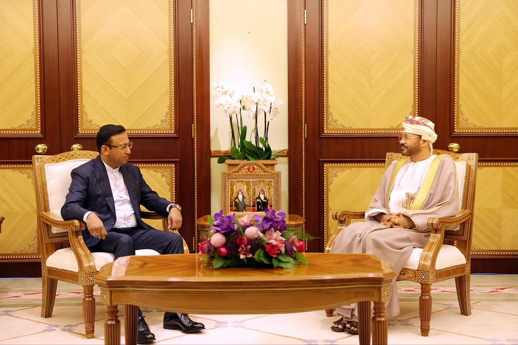 جلالة السلطان المعظم يتلقى رسالة من رئيس وزراء بنغلاديش