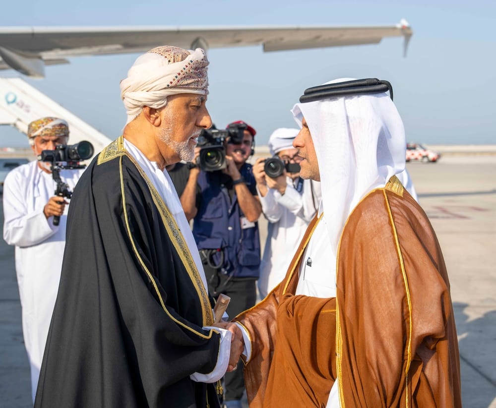 نيابةً عن جلالةِ السُّلطان.. سمو السّيد شهاب يُقدّم التّعازي في وفاة الشّيخ حمد بن خليفة