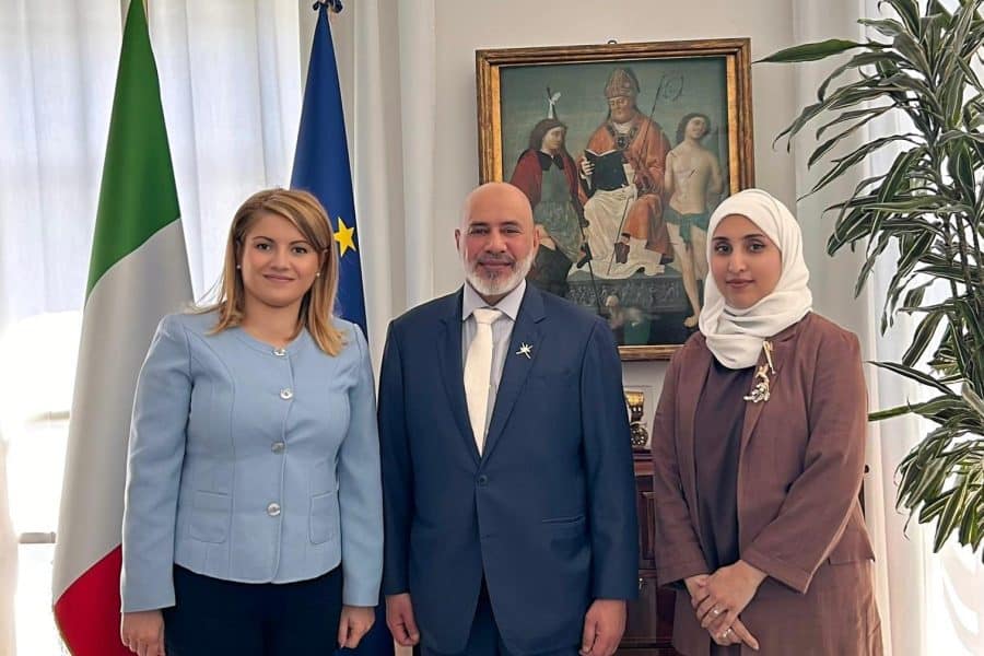 إيطاليا: السفير يلتقي وكيلة وزارة الخارجية