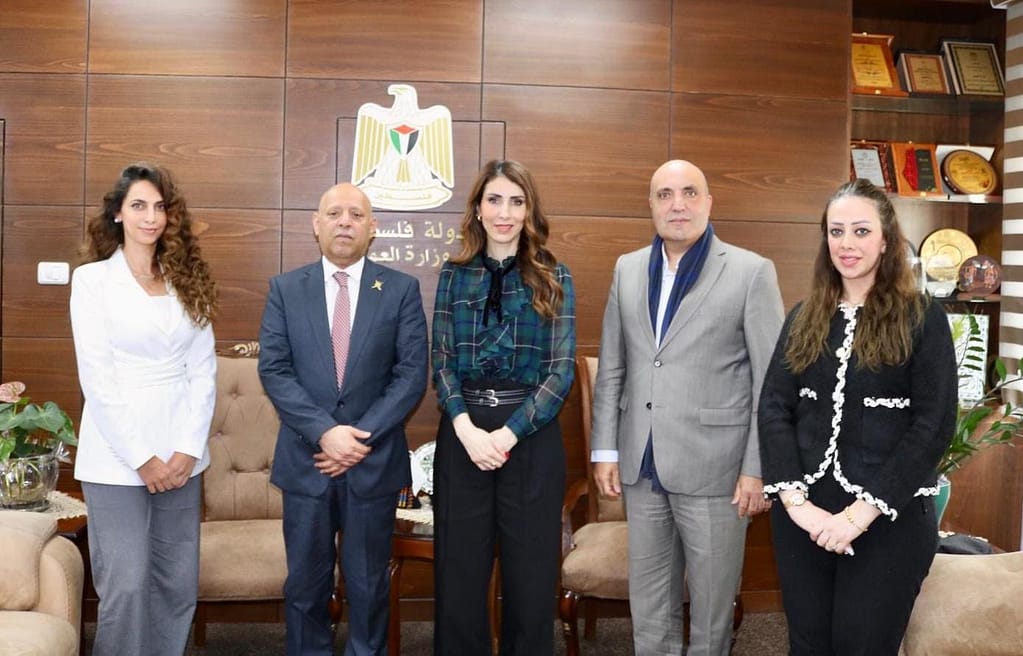 **Palestine: Minister of Labour receives Ambassador of the Sultanate of Oman**