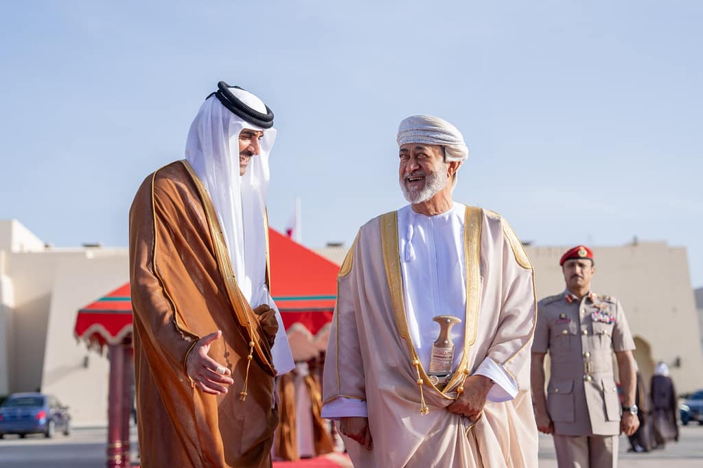 Emir of Qatar Leaves Oman