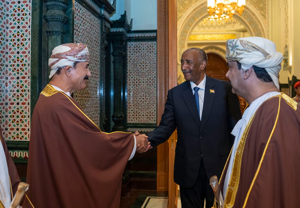 جلالة السلطان المعظم يستقبل رئيس مجلس السيادة بجمهورية السودان