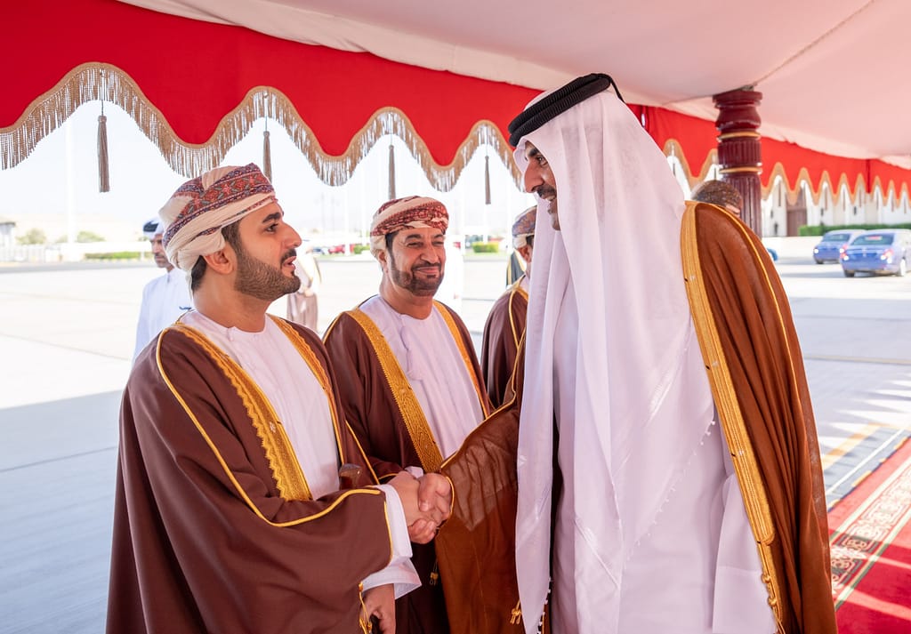 Emir of Qatar Leaves Oman