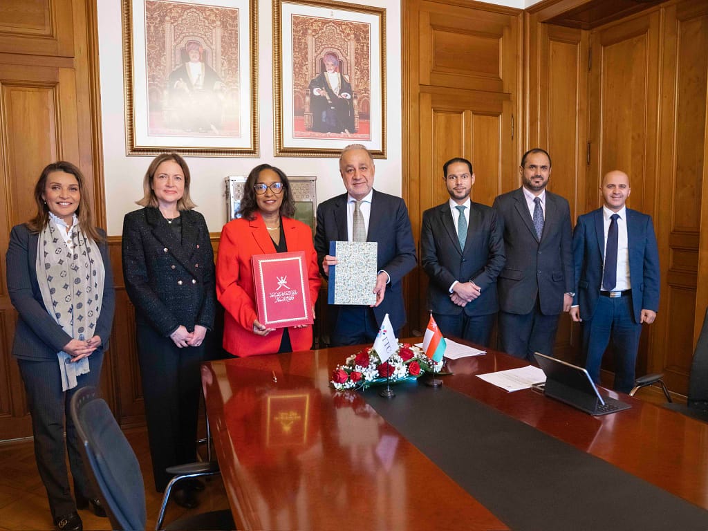 جنيف: سعادة السفير يستقبل سعادة المديرة التنفيذية لمركز، التجارة الدولية٢