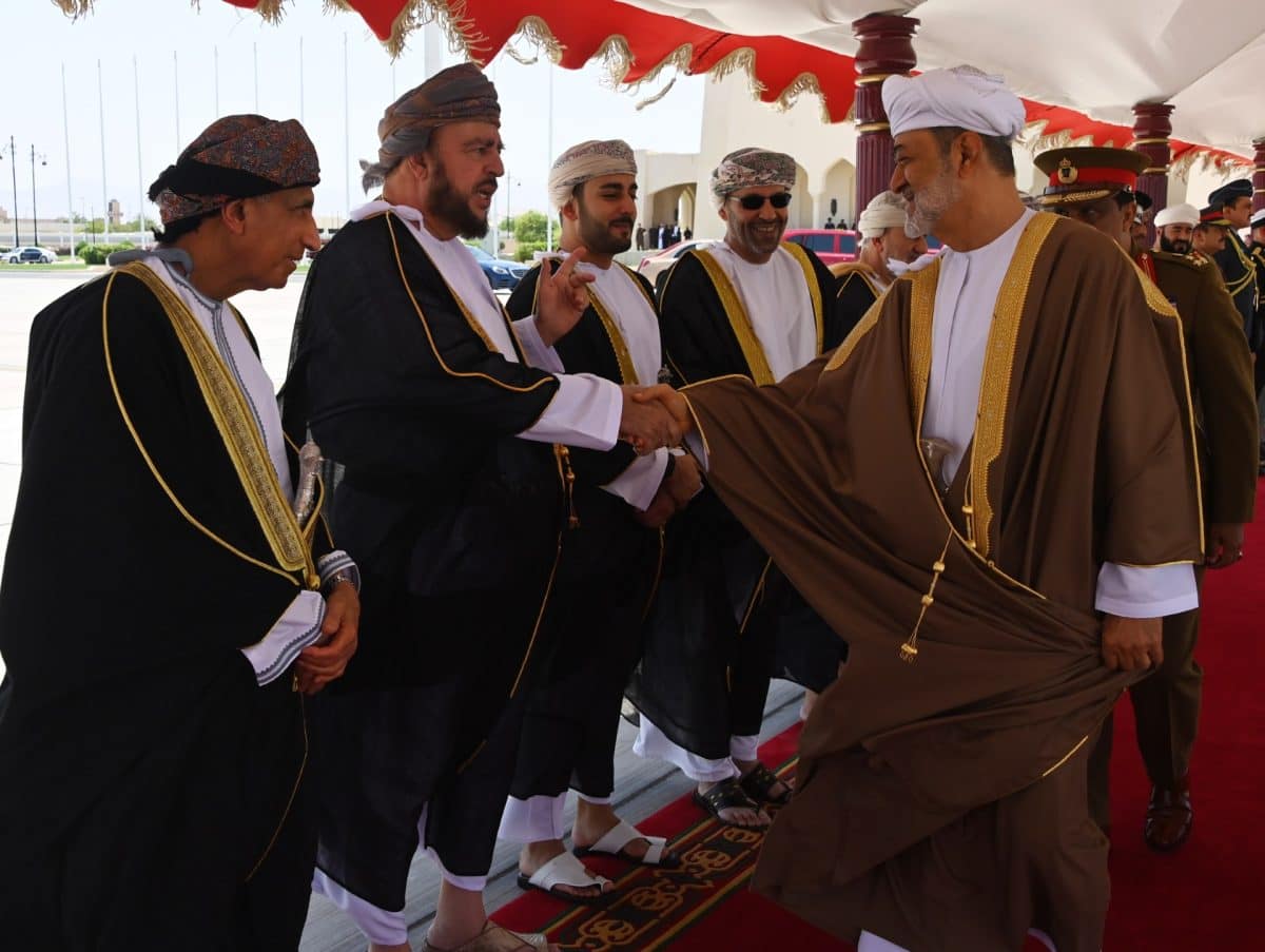 جلالة السُّلطان يغادر البلاد متوجهًا إلى الجزائر