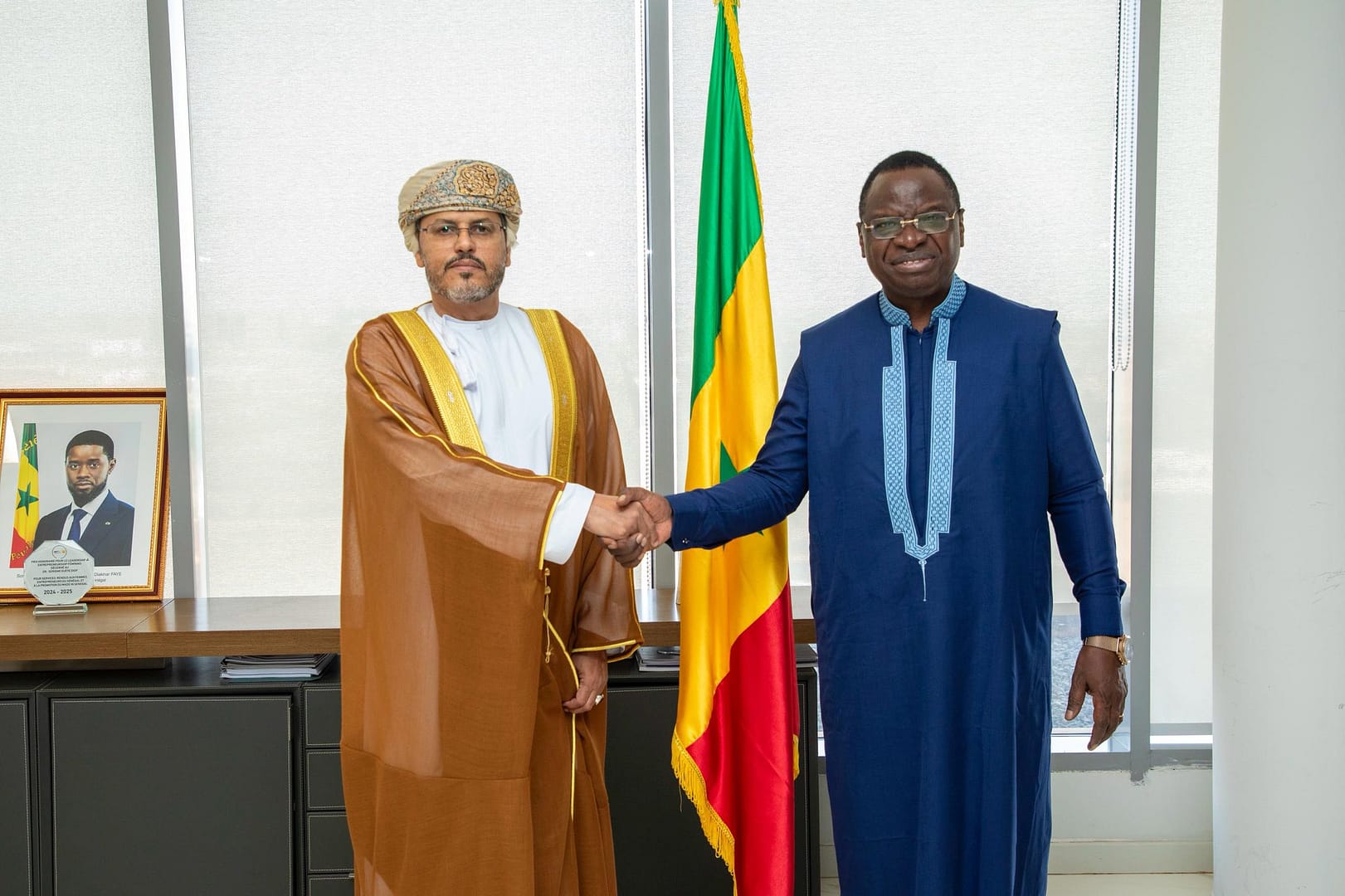 Senegal: Minister of Industry receives Oman Ambassador
