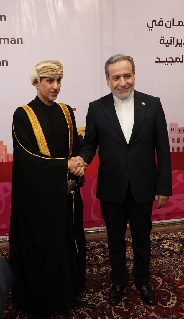 Iran: Foreign Minister attends Oman Embassy’s National Day celebration