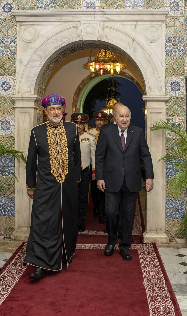 Algerian President hosts official dinner in honour of His Majesty