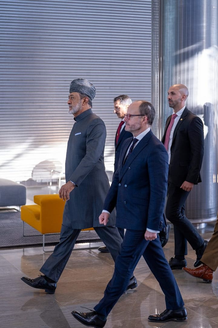 جلالةُ السُّلطان المُعظم يصل إسبانيا