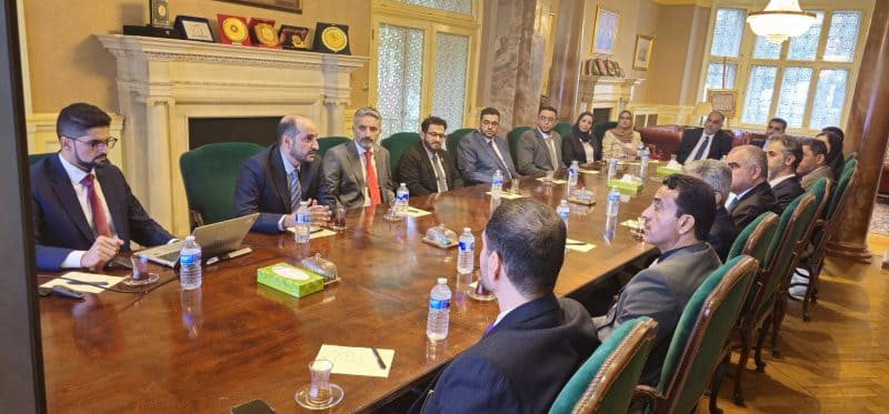 المملكة المتحدة: السفير يستقبل وفدا من شركة تنمية نفط عمان