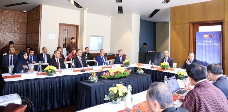 سلطنةُ عُمان تستعرض آفاق التعاون مع بوتان في مشروع GMC