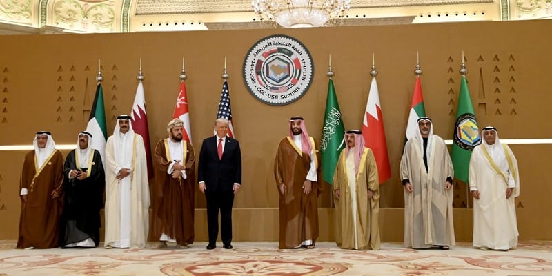 نيابةً عن جلالتِه .. سُموّ السّيد أسعد يترأس وفد سلطنة عُمان في القمّة الخليجية - الأمريكيّة في الرياض