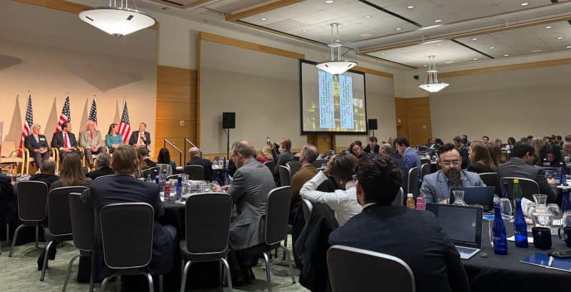 الولايات المتحدة: السفارة تشارك في منتدى صناعة الطاقة بواشنطن