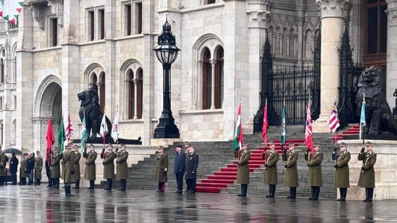 المجر: سفير سلطنة عُمان يشارك في احتفال يوم الاستقلال