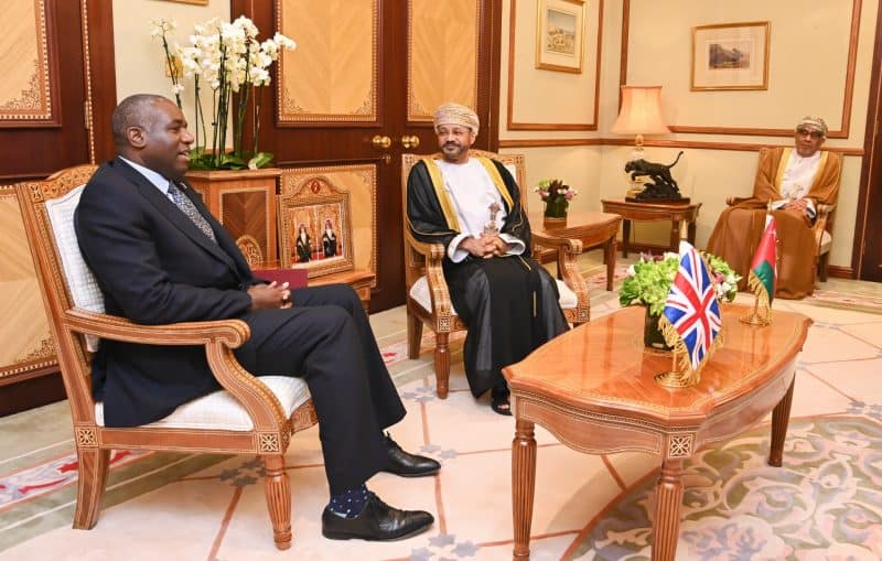 Oman and Britain discuss strengthening fields of cooperation