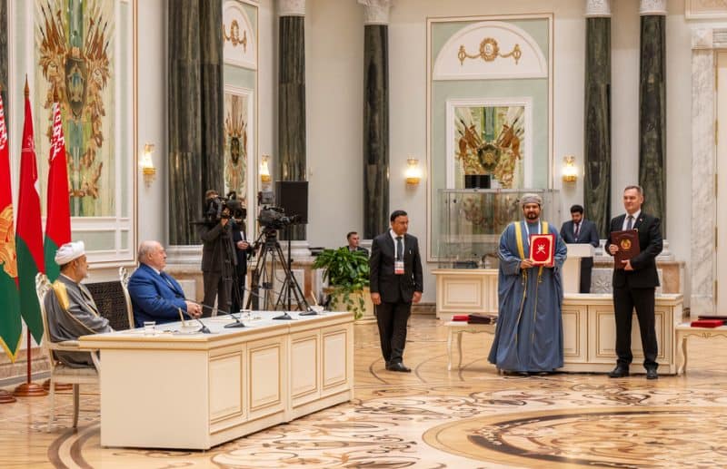 جلالةُ السُّلطان المعظم والرئيسُ البيلاروسي يشهدان التّوقيع على عددٍ من الاتفاقيات ومذكّرات التّفاهم والتّعاون