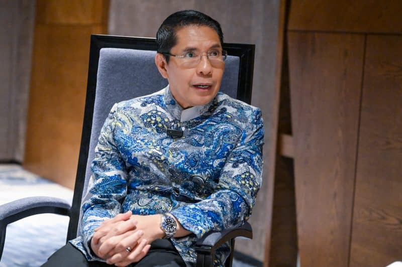 معالي الدكتور محمد ماليكي بن عثمان الوزير في مكتب رئيس الوزراء والوزير الثاني للشؤون الخارجية والوزير الثاني للتعليم بجمهورية سنغافورة