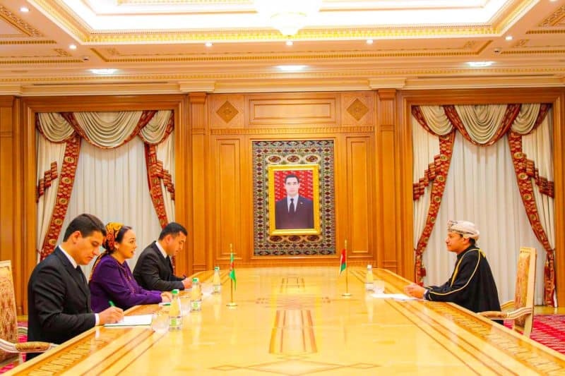 Turkmenistan: Omani Ambassador presents his credentials to Speaker of Parliament
