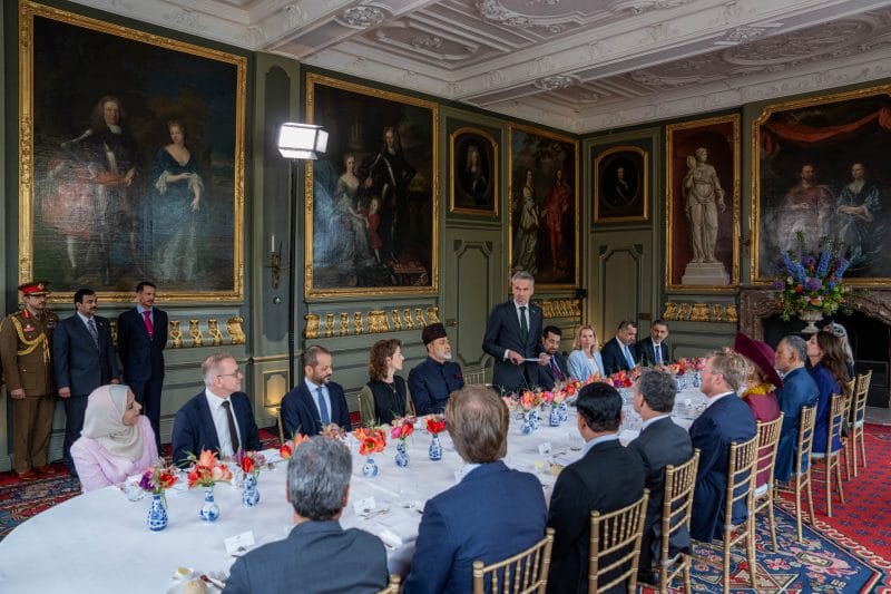 Dutch Prime Minister hosts working lunch for His Majesty