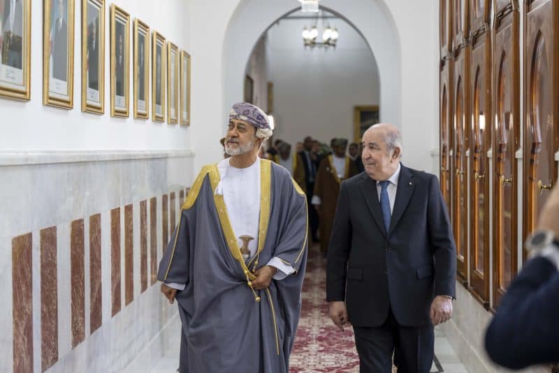 مراسمُ استقبال رسميةٌ لجلالةِ السُّلطان المعظم بمقرّ رئاسة الجمهوريّة الجزائريّة