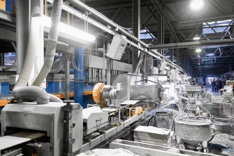 صورة لأحد المصانع العُمانية المحلية