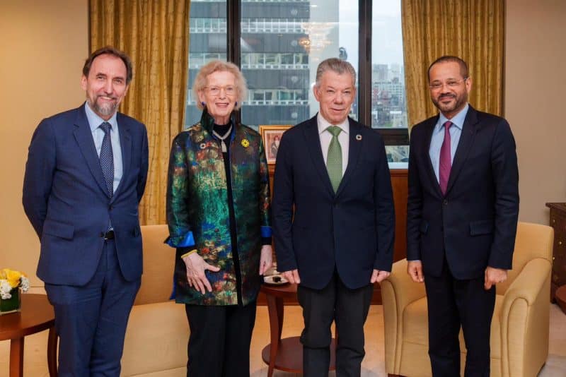 Minister receives senior members of The Elders in New York