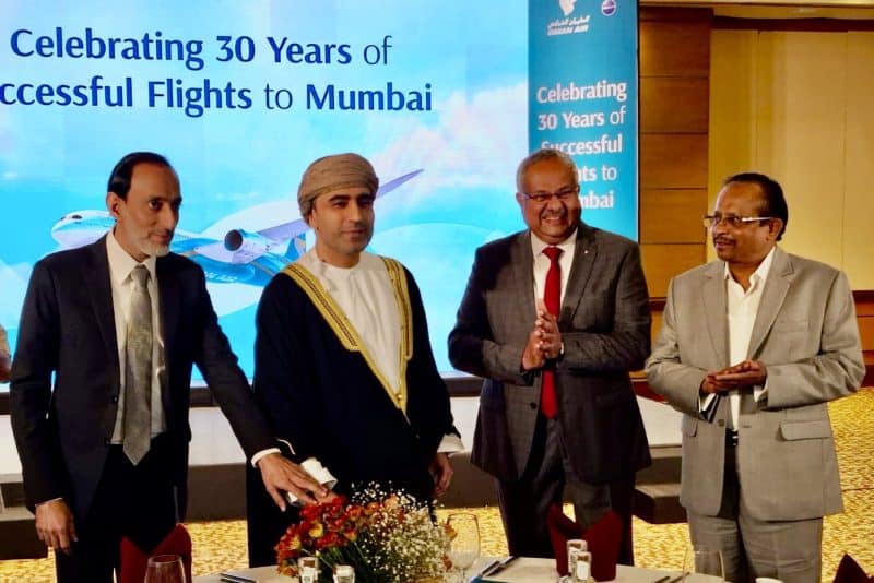 مومباي: القنصل العام يشارك في الاحتفال بمرور 30 عاما على تشغيل خط الطيران مع مسقط