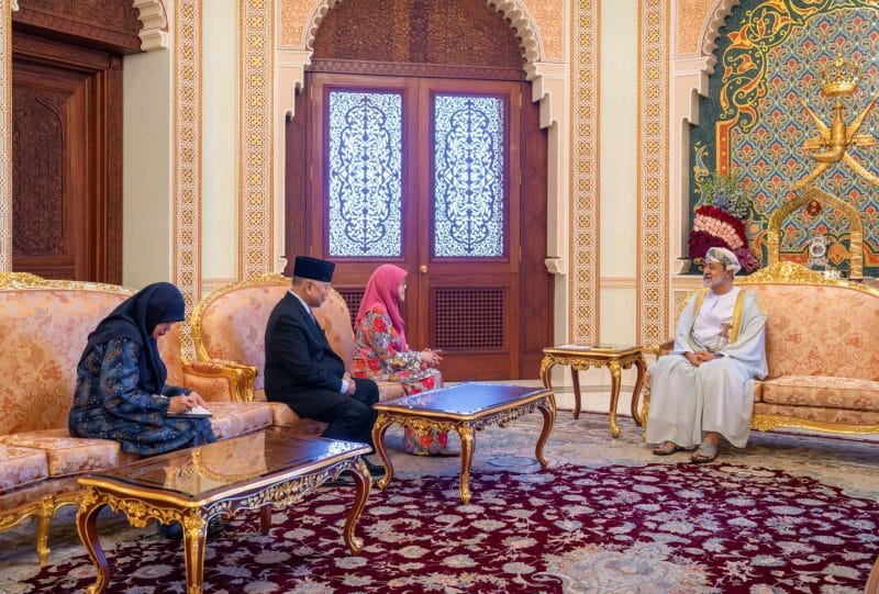 His Majesty receives Princess Hajah Masna of Brunei