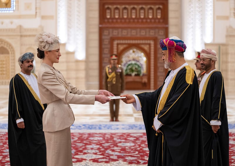 سعادة السفيرة / أولغا سيليخ سفيرة فوق العادة مفوضة من قِبل فخامة الرئيس/ فولوديمير زيلينسكي رئيس أوكرانيا، معتمدة لدى سلطنة عُمان.