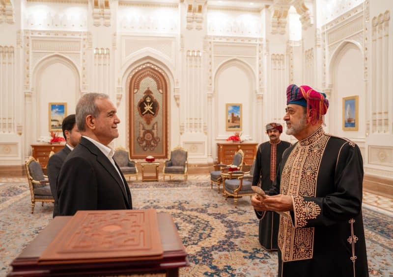 His Majesty hosts official dinner for Iranian President at Al Alam Palace