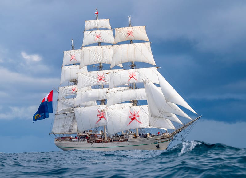 سفينة شباب عُمان الثانية.. رسالة وطن يحمل أشرعة السلام