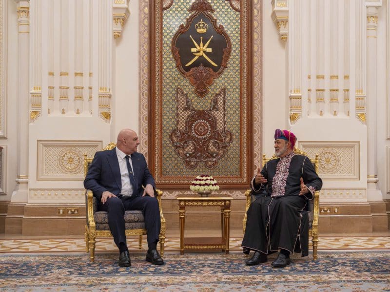 جلالةُ السُّلطان يُقيم مأدبة عشاء رسميّةً تكريمًا لفخامة الرئيس اللُّبناني