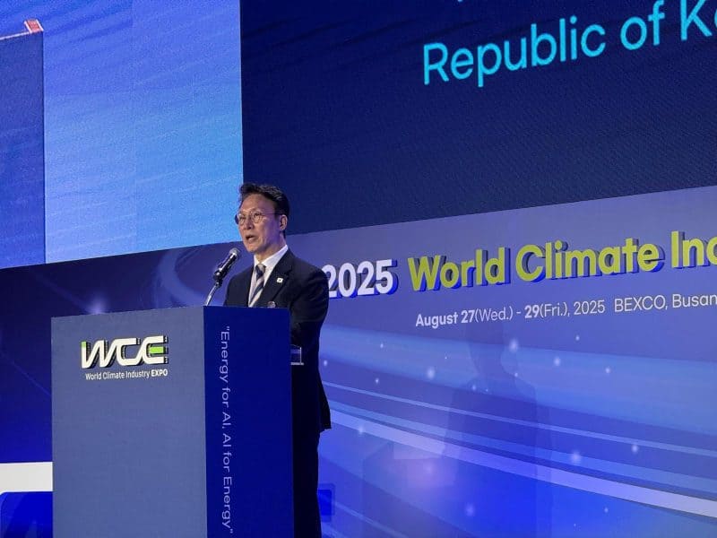 كوريا الجنوبية: السفير يشارك في مؤتمر صناعة المناخ