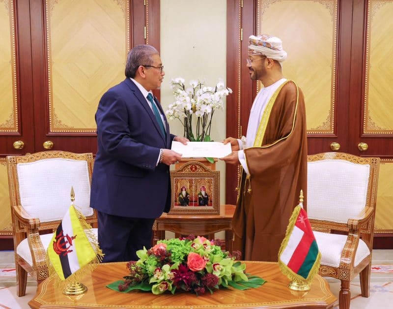 His Majesty receives a written message from the Sultan of Brunei