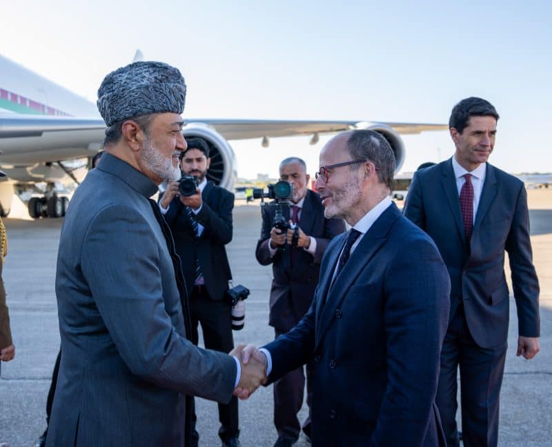 جلالةُ السُّلطان المُعظم يصل إسبانيا