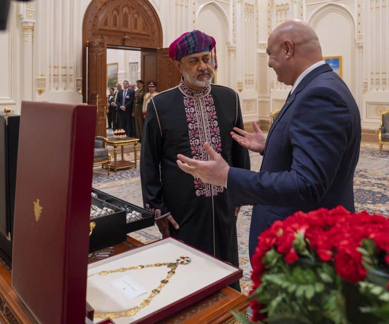 جلالةُ السُّلطان يُقيم مأدبة عشاء رسميّةً تكريمًا لفخامة الرئيس اللُّبناني