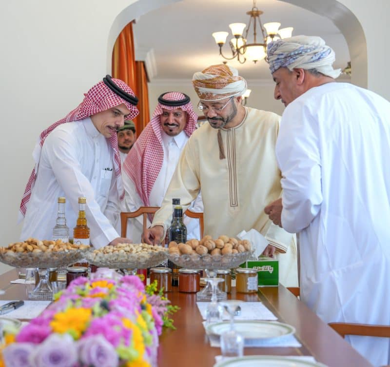 معالي السيد وزير الخارجية يصطحب وزير الخارجية السعودي في جولة بالجبل الأخضر