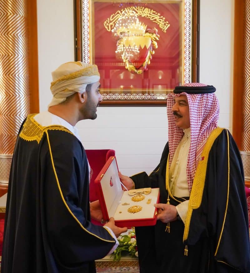 His Majesty King Hamad bin Isa Al Khalifa, King of the Kingdom of Bahrain, received His Highness Sayyid Dhi Yazan bin Haitham Al Said at Al Safriya Palace in the capital, Manama, this evening. During the interview, His Highness conveyed the greetings of His Majesty Sultan Haitham