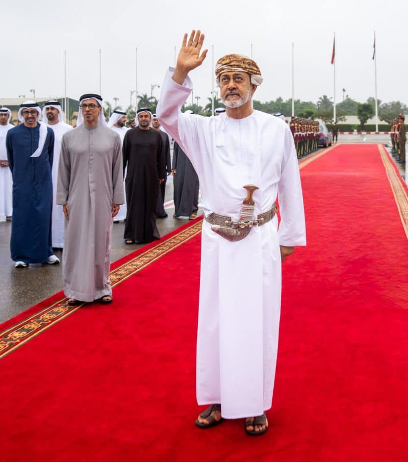 His Majesty bids farewell to UAE President