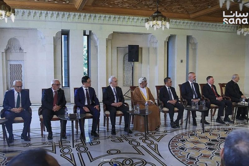 سوريا: السفير العماني يشارك في لقاء الرئيس بالسفراء العرب والأجانب
