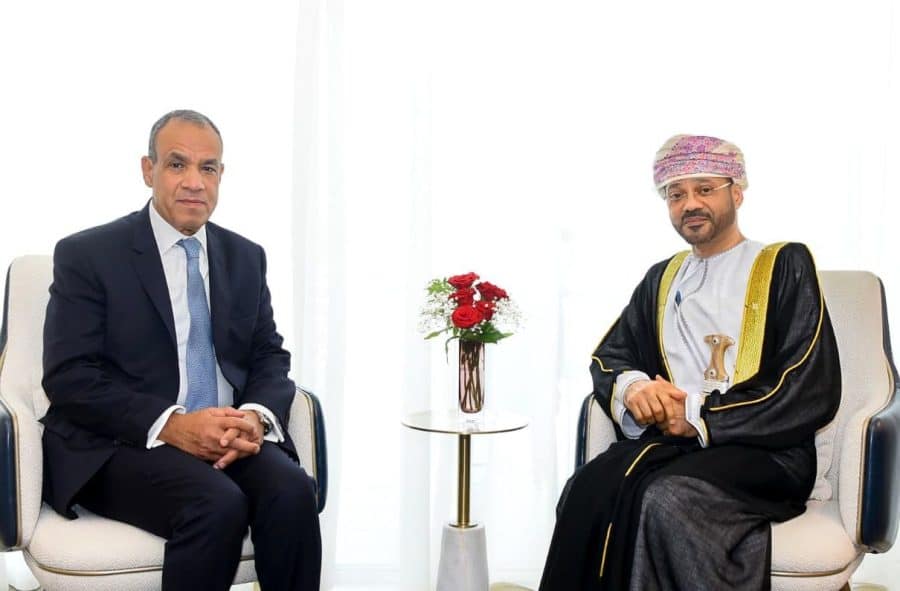 معالي السيد وزير الخارجية يبحث التصعيد العسكري في المنطقة مع نظيره المصري