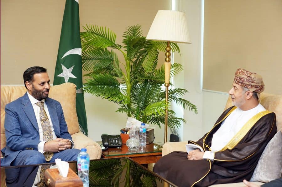 Pakistan: Health Minister receives Ambassador of Oman