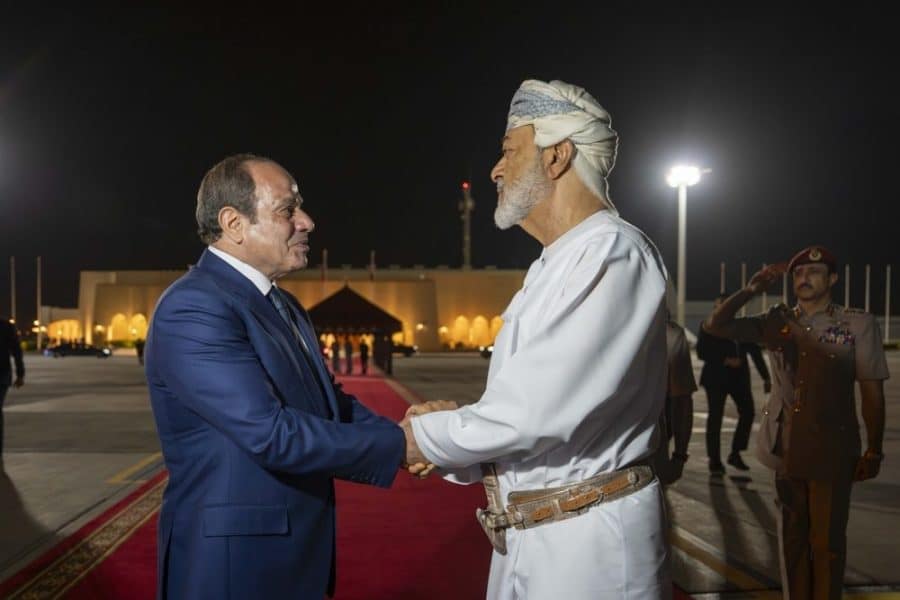 الرئيسُ المصريُّ يغادر البلاد