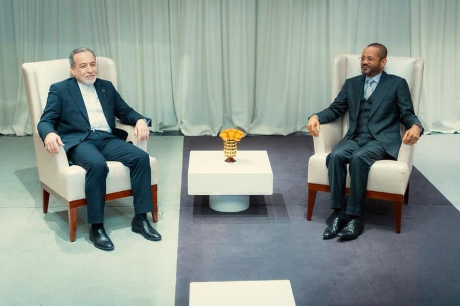 Minister meets Iranian counterpart in Geneva